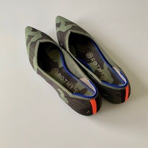 Rothy’s Olive Camo "The Point" | Size 7.5